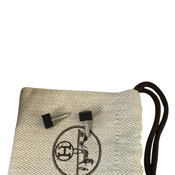 Elegant Black Strappy Heels - Picture 16 of 16